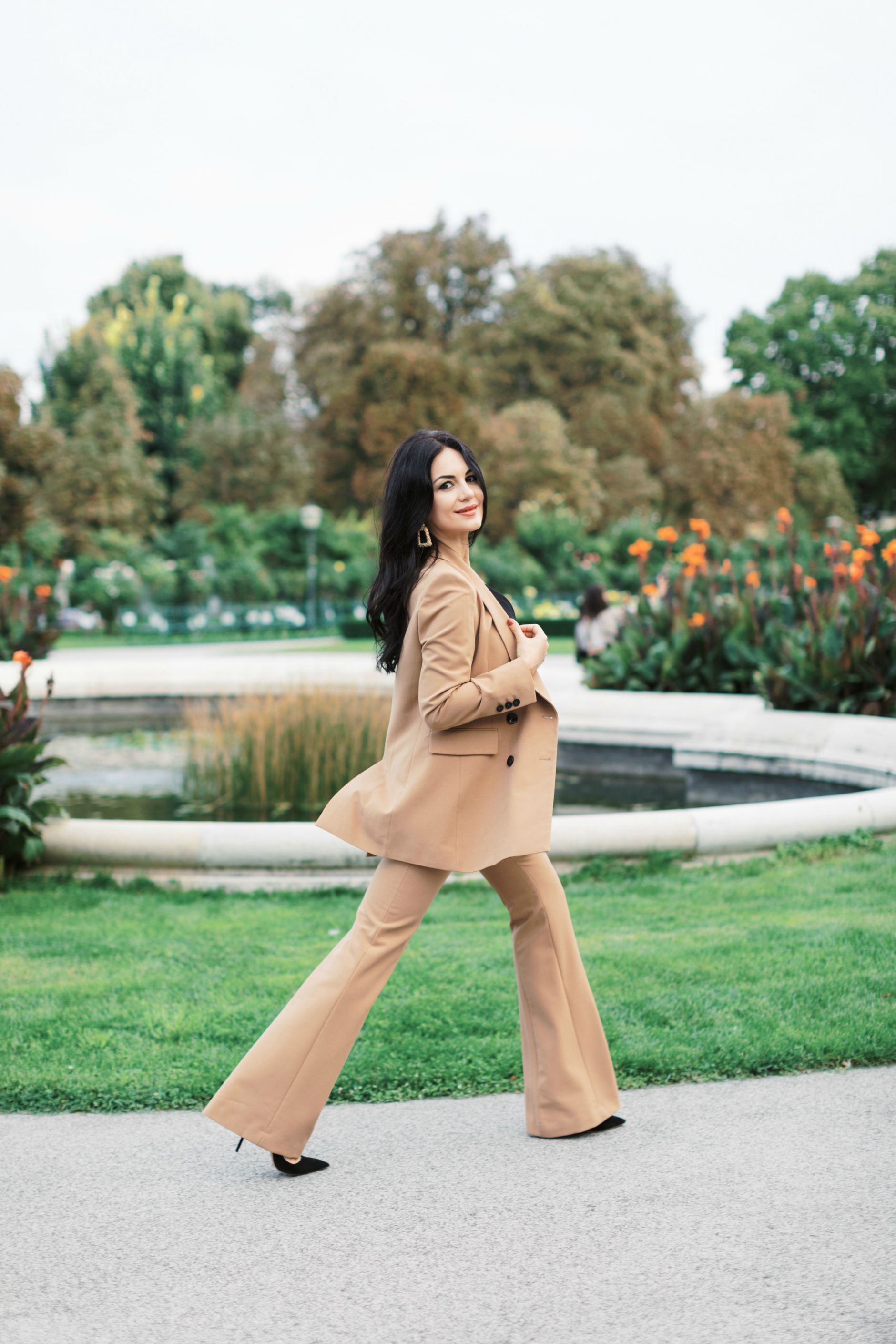 BROWN IS THE NEW BLACK – THE POWER SUIT