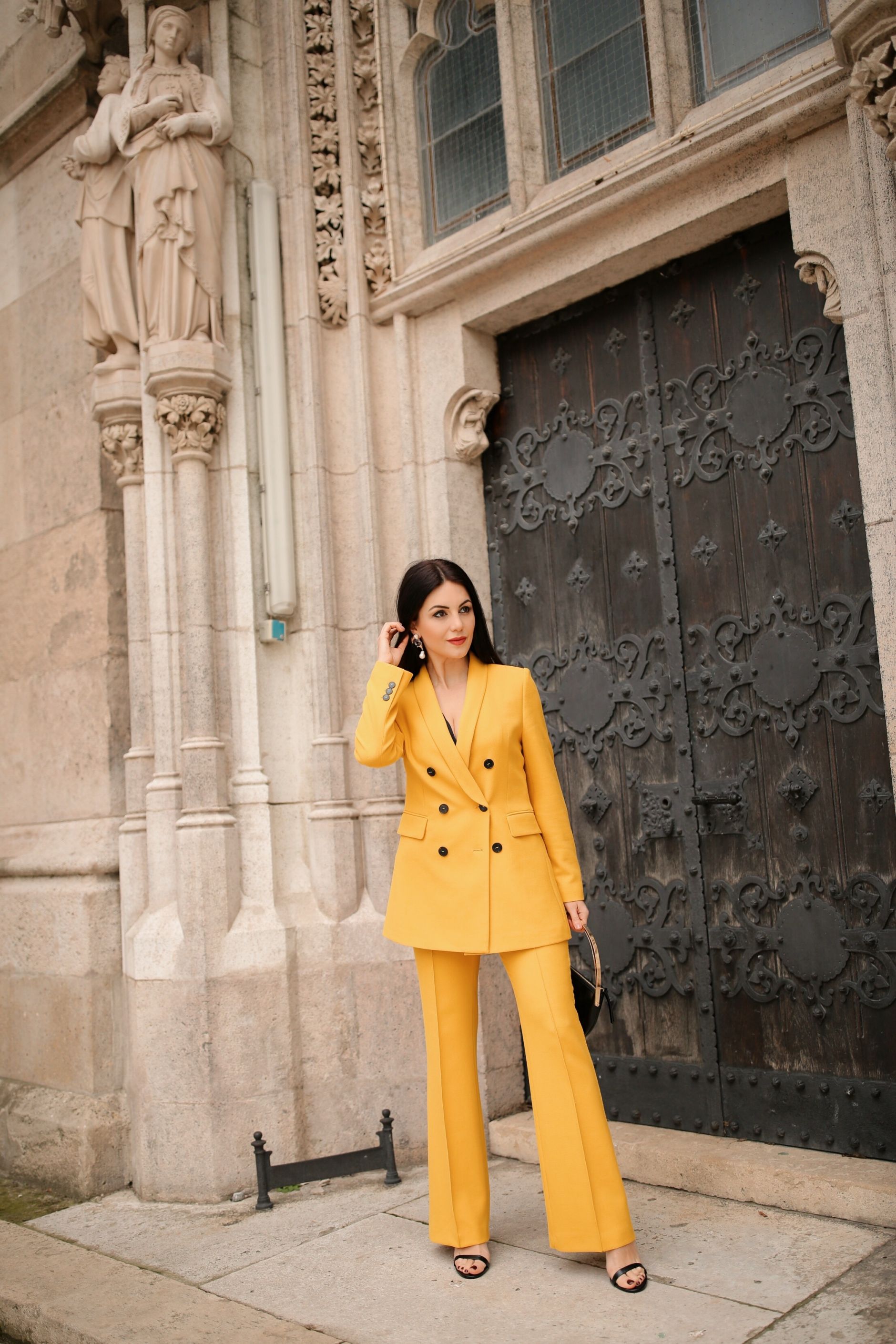 THE LOOK: YELLOW FROM AM TO PM