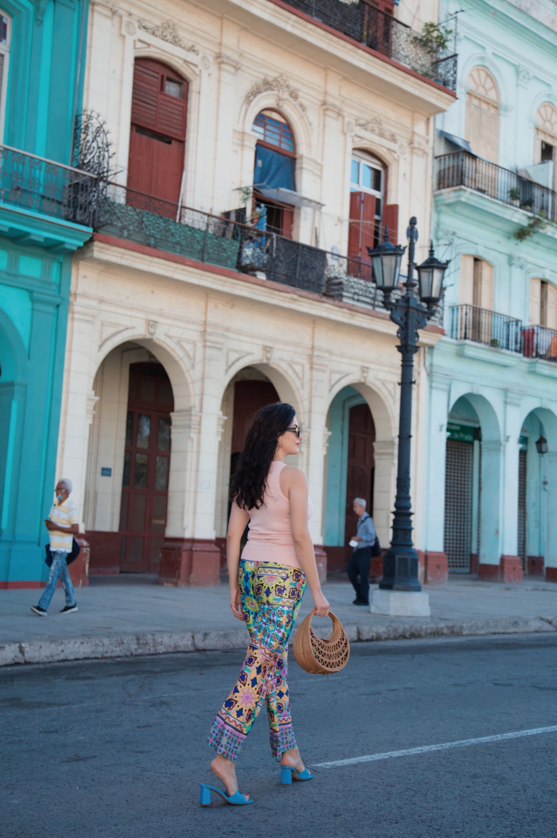 A TRAVEL GUIDE TO THE MOST BEAUTIFUL CITY IN THE CARIBBEAN: HAVANA, CUBA